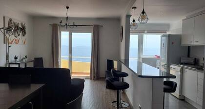 Portinho II-Modern apt with balcony facing the sea