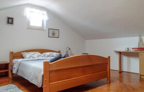 3 habitaciones, wifi gratis y ropa de cama 