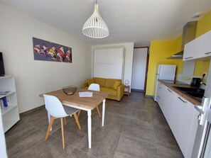 Interior - Large Studio with terrace (SAINT GEORGES D'OLERON)