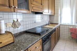 Fridge, oven, dishwasher, dining tables - S283 - Sirolo, large panoramic four-room apartment (Sirolo)