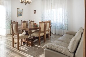 Dining - S283 - Sirolo, large panoramic four-room apartment (Sirolo)
