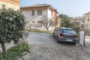 Property grounds - S283 - Sirolo, large panoramic four-room apartment (Sirolo)
