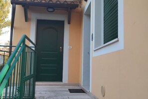 Exterior detail - N258 - Numana, delightful three-room apartment into the centre (Numana)