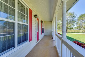 Exterior detail - Private Estate on 10 Acres w/ Pool in Bradenton (Bradenton)