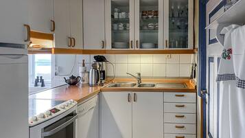 Frigorífic, forn, placa de cuina i rentaplats