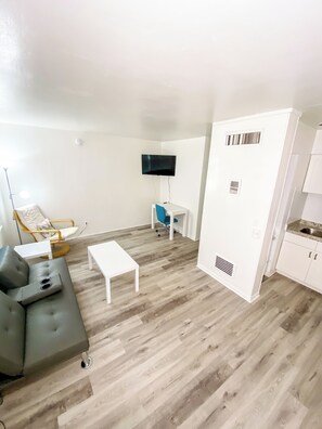 1 bedroom, desk, free WiFi