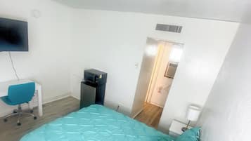 Premier Studio Suite | 1 bedroom, desk, free WiFi