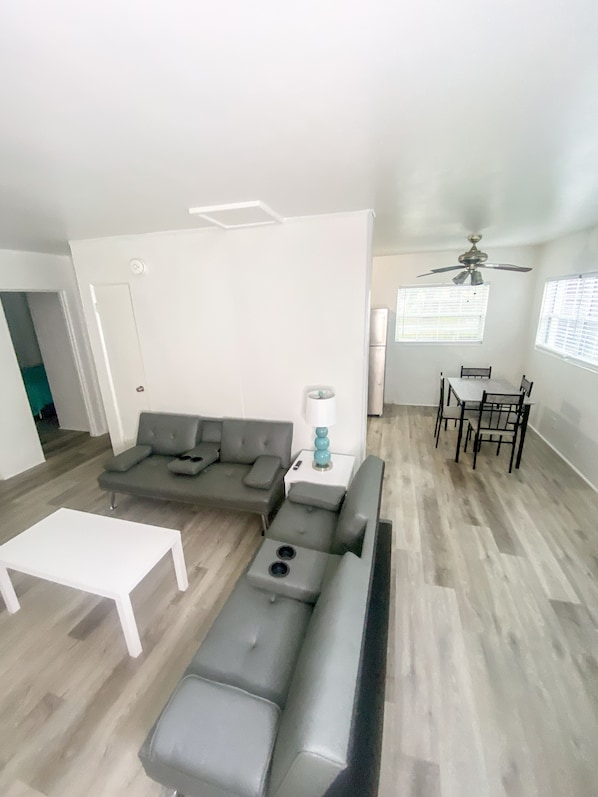 Elite Apartment, 2 Bedrooms, Kitchen | Living area