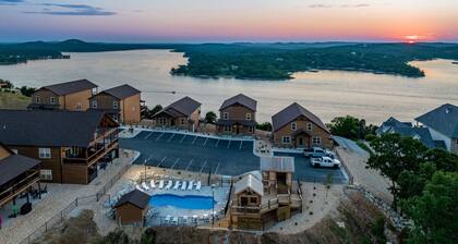 💙 7 BED LAKE HOUSE/GAME RM/GOLDEN TEE/INDOOR & OUTDOOR POOLS/HOT TUB & FIRE PIT