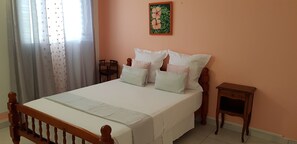 2 bedrooms, iron/ironing board, free WiFi, bed sheets - Paisible Maison à Vieux-habitants (Vieux-Habitants)