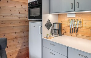 Refrigerador, placa de cocina, lavavajillas, cafetera/tetera