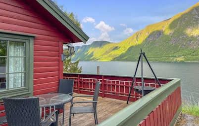 Stunning home in Lauvstad with WiFi