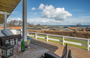 Outdoor dining - Lovely home in Sjølund with sauna (Sjølund)