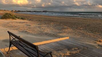 Playa en los alrededores y pesca