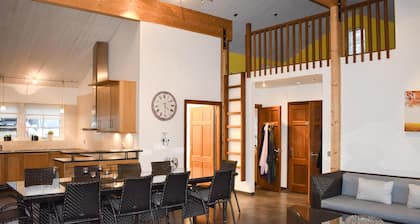 Awesome home in GÀrsnÀs with sauna