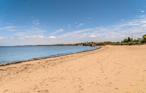 Vlak bij het strand, vissen