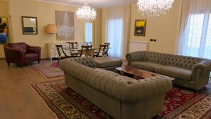 Deluxe appartement, 3 slaapkamers, 2 badkamers, uitzicht op vallei | Woonruimte