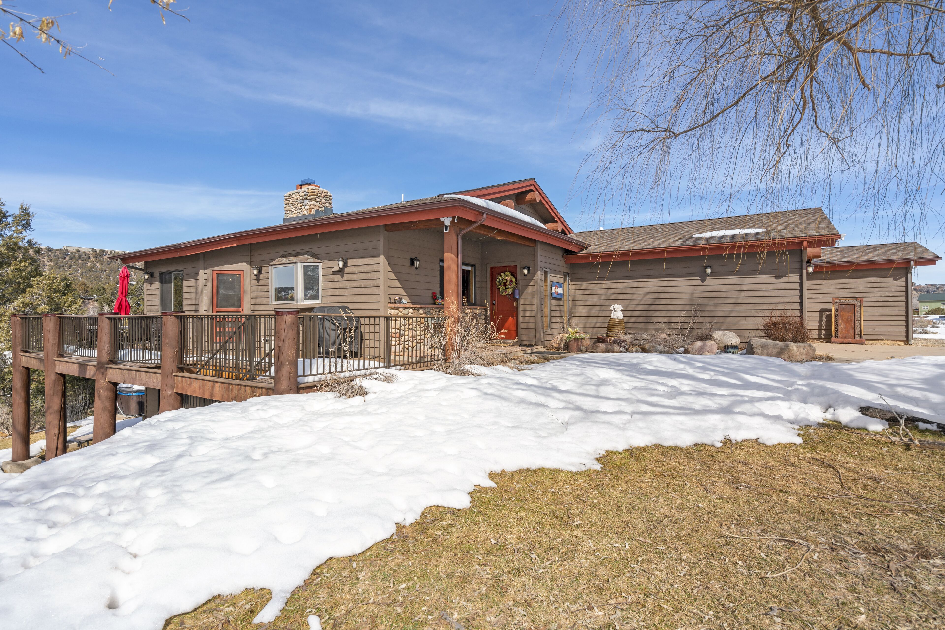 River Frontage, Air Conditioning, Private Hot Tub, Ping Pong, 12 minutes to downtown Durango