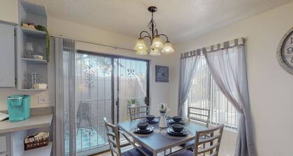 Cute and Comfy in the NE Heights!