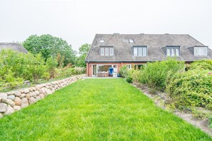 Exterior - Luette Hukhues, Whg. 01 - Sonnig. Ländlich. Wohlfühlen. - Lütte Hukhüs - Objekt-id: Shm/43 (Sylt)