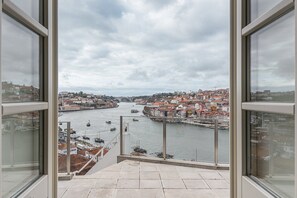 Unclassified image, 4 of 34, button - GuestReady - Riverview Douro Terrace (Vila Nova de Gaia)