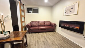 Smart TV, computer monitors