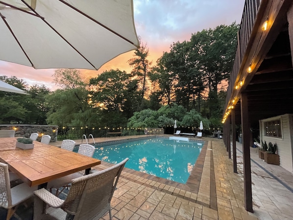 Outdoor pool, a heated pool