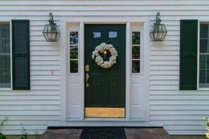Exterior detail - Fire Pit, Walk to Long Pond, Dogs Welcome! (Harwich)