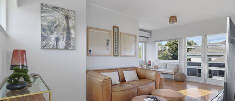 House | Living area | 42-inch TV with cable channels