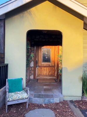 Exterior detail - Indah Jungalow Moonlight, Downtown Encinitas CA (Encinitas)