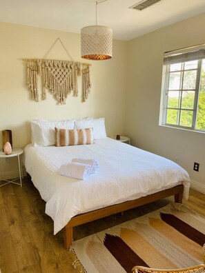3 bedrooms, desk, iron/ironing board, travel crib
