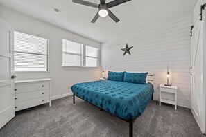 1 室のベッドルーム、アイロン / アイロン台、WiFi (無料)、ベッドシーツ