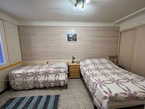 1 間睡房、熨斗/熨衫板