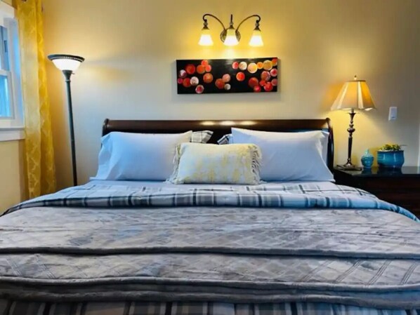 2 bedrooms, iron/ironing board, free WiFi, bed sheets