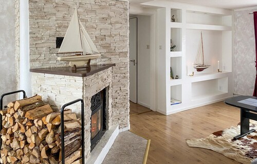 Amazing apartment in Sommen with WiFi