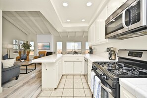 Fridge, microwave, oven, stovetop - Beachfront home with Sweeping Ocean Views, AC, Walk to the Pier, Restaurants, Shops, Activities (Newport Beach)