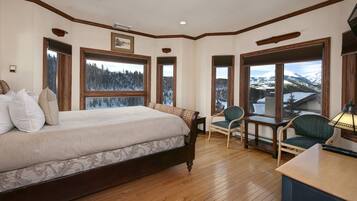 4 bedrooms, iron/ironing board, travel crib, free WiFi