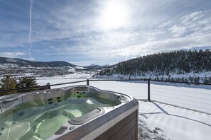 Outdoor spa tub - Cliffside and Lake View Castle Rock at Summerwood (Dillon)