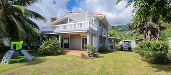 Quiet villa by the sea, ideal for families or groups of travellers