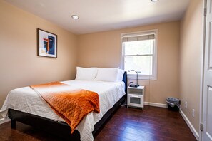 4 chambres, fer et planche à repasser, Wi-Fi, draps fournis