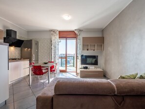 TV - Cosy apartment for 4 people with WIFI, TV and terrace (Turin)