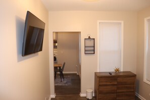 Interior - The Geneva Getaway- remodeled apartment walking distance from downtown Geneva (Geneva)