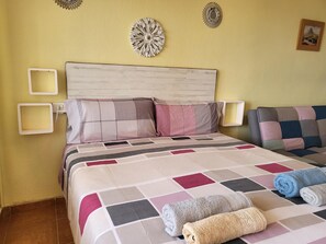 Iron/ironing board, internet, bed sheets