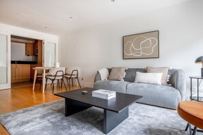 Télévision, chaîne hi-fi