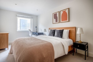 2 chambres, fer et planche à repasser, Wi-Fi, draps fournis