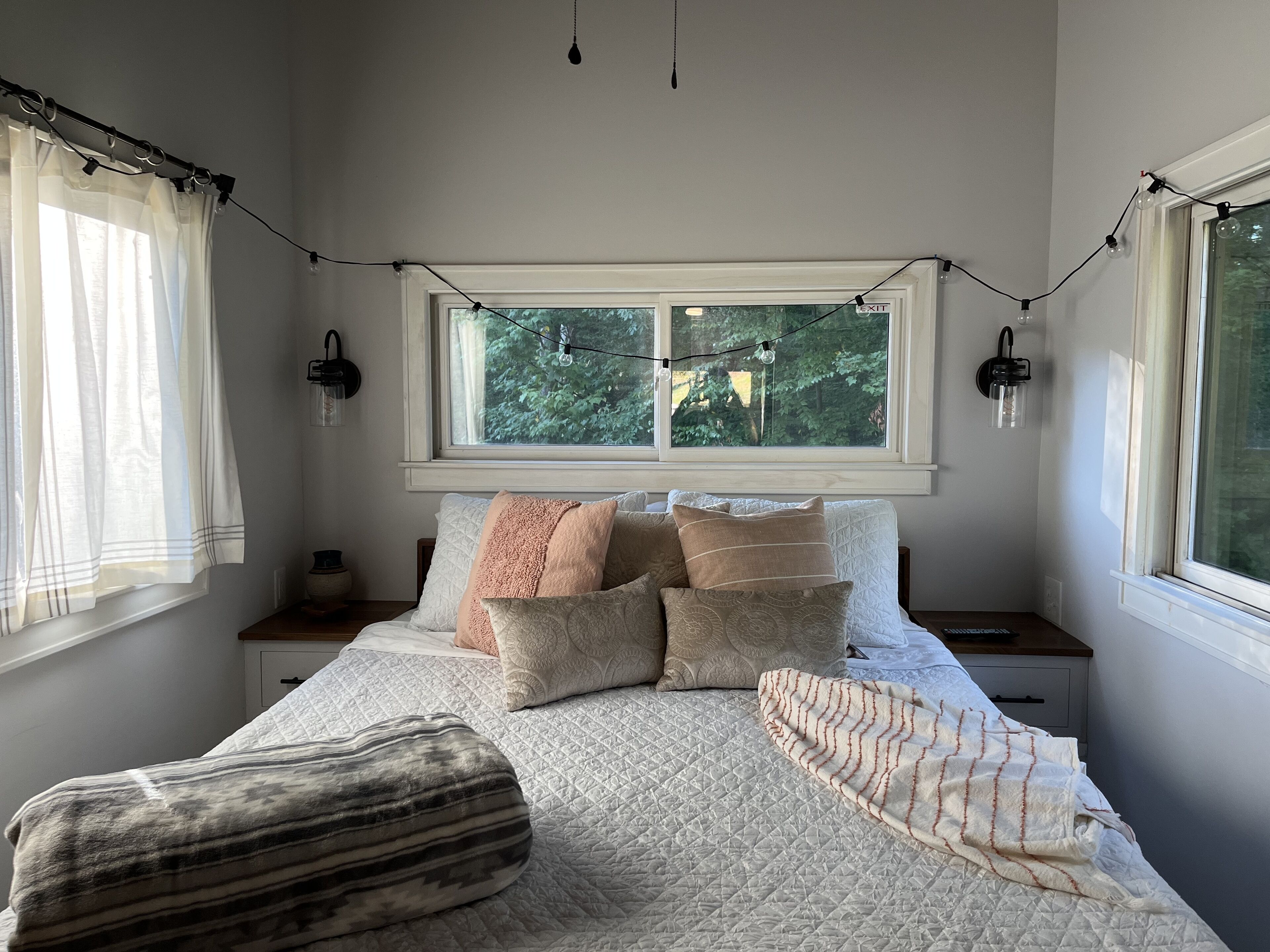 Tiny house & hot tub nestled on 150+ acres of the Green Mtns of Vermont.