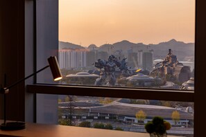 高級寢具、羽絨被、Select Comfort 床墊、迷你吧