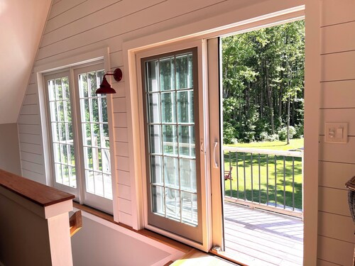 SPACIOUS Mountain Retreat with HOT TUB, Fire Pit & Hiking Trails