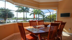 Dining - Luxury Contemporary Style Villa on Charlotte Harbor Area, Charlotte County Villa 5814 (Charlotte County)