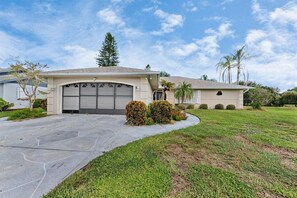 Exterior - Luxury Private House with Pool on Charlotte Harbor Area, Charlotte County House 5818 (Charlotte County)